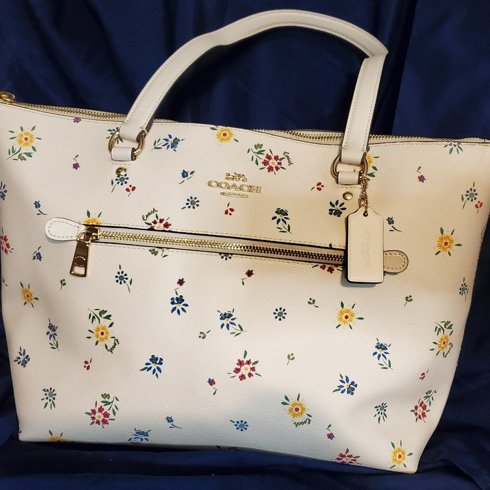 Coach Wildflower Gallery Tote in Meadow Print Chalk Multi 100% Authentic Coach!!